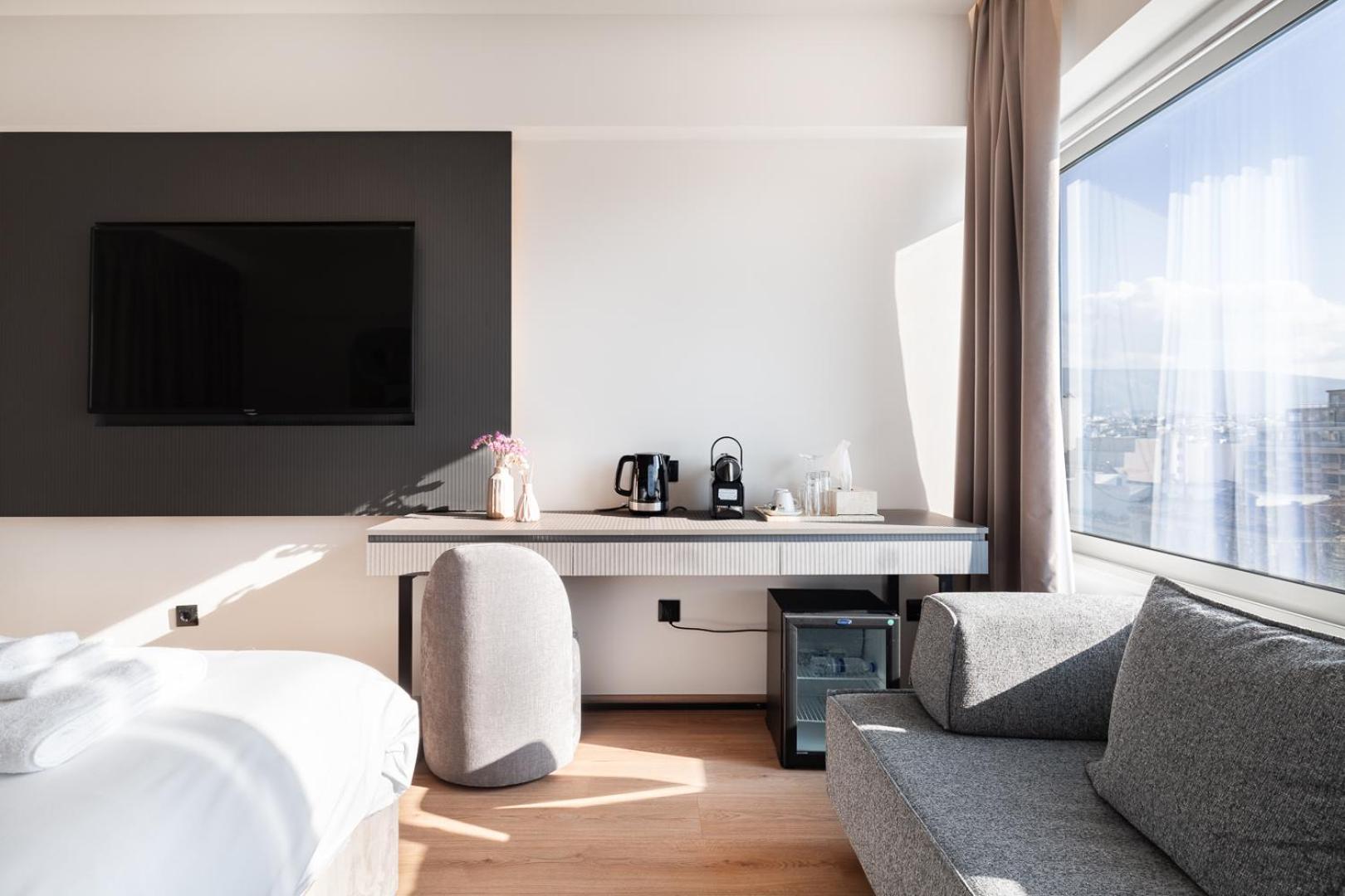 Deluxe Double Room Shower